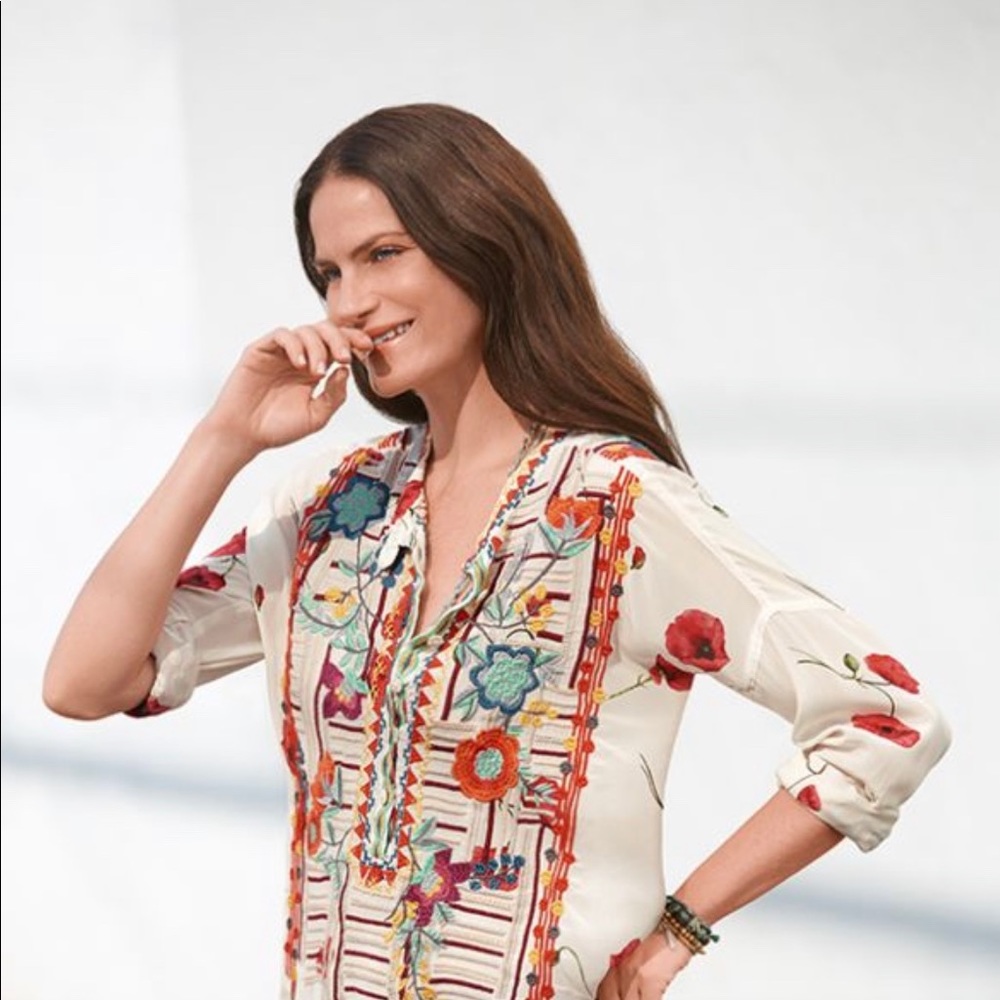 BRACCIANA SILK BLOUSE available in sizes S and M